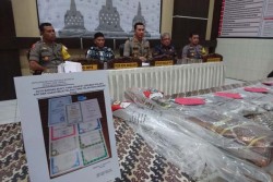 Geledah Rumah Pelaku Pengrusakan Makam, Polisi Temukan Dokumen dengan Foto Terpotong