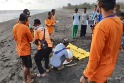 Nelayan Gareng yang Diterjang Ombak Pantai Samas Ditemukan Meninggal Dunia