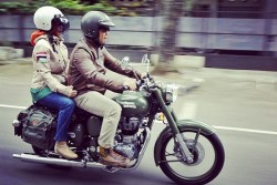 Gara-Gara Foto Ini, Ridwan Kamil & Istri Dibilang Mirip Dilan & Milea