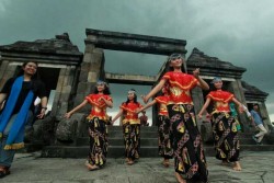Ratu Boko Gelar Sendratari Jelang Sunset