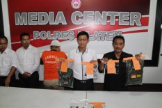 Pakai Seragam Loreng, Buruh Bangunan Ini Taklukkan Perempuan dalam 5 Kali Pertemuan
