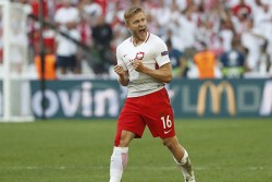 Tinggalkan Liga Jerman, Eks Kapten Polandia Pulang Kampung & Main Tanpa Dibayar
