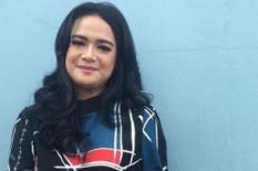 Tak Dandan & Sisiran, Shezy Idris Datangi Sidang Cerai 