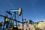 Harga Minyak Melambung dan Semakin Menguat