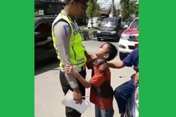Aksi Lucu Bocah saat Ditilang Polisi, Nangis Takut Dipenjara!