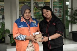Canting Jogja Bagikan Makanan Bergizi pada Warga Tak Mampu