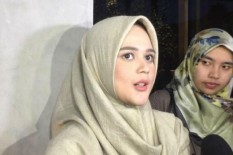 Aktris Cut Meiriska Mantap Berjilbab, Ini Alasannya Mengubah Penampilan