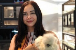 Lagi Hamil, Aura Kasih Geram Karena Dituding Kena HIV/AIDS