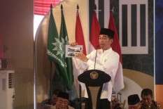 Di Harlah Muslimat NU, Khofifah Deklarasikan Anti-Hoaks, Presiden Ajak Jangan Saling Mencela