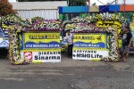 Keluarga Tegaskan Tidak Akan Menerima, Rumah Duka Tetap Hujan Karangan Bunga