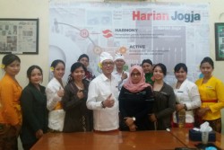 Ulang Tahun ke-48 Manajemen Puri Artha Hotel Kunjungi Harian Jogja