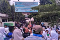 Ratusan Buruh 2 Perusahaan di Sragen Demo di Semarang