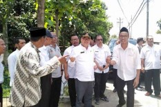 Bupati Suharsono Turun Langsung Cek Jalan dan Jembatan Rusak