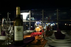  Rayakan Valentine dengan Dinner Romantis di Crystal Lotus
