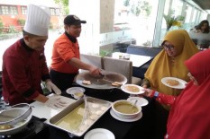 Platinum Angkat Makanan Kaki Lima Asia