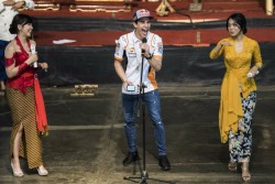 Marc Marquez Main Angklung & Joget di Bandung