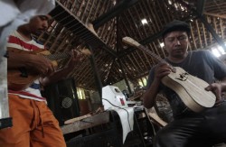 IDE BISNIS: Pelem Ukulele, Pakai Bahan Baku Lokal, Tembus Pasar Internasional
