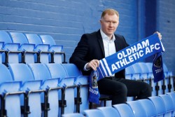 Jadi Pelatih Oldham, Paul Scholes Ingin Buat Perubahan