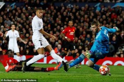Dipecundangi PSG di Old Trafford, MU Diprediksi Gagal ke Perempat Final
