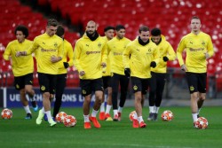 Paspor Tertinggal, Perjalanan Dortmund Terganggu