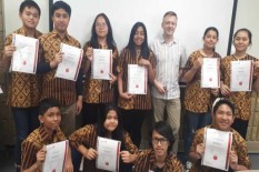 Olifant Berbagi Semangat dengan YKAKI