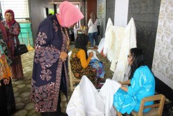 Warga di Sleman Bangun Galeri Batik Nardbouven