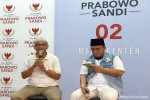 Cucu Pendiri NU: Prabowo Salat Hadap Kiblat, Bukan Kamera