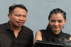 Wow, Vicky Prasetyo dan Anggia Chan Resmi Berpacaran