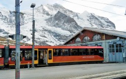 Naik Kereta Menembus Dinginnya Puncak Es Abadi Jungfrau
