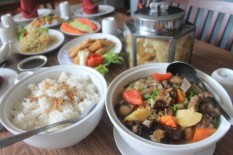 GQ Hotel Sajikan Menu Semeja Berdelapan