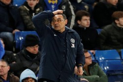 Sarri Tak Akan Tinggalkan Sarri-Ball meski Chelsea Hancur Lebur