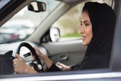 Tanpa Alasan Jelas, Wanita-Wanita Turkmenistan Dilarang Mengemudi