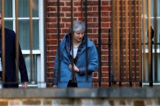 Perdana Menteri Inggris Theresa May Diminta Lengser