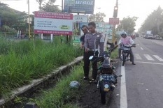 Terobos APILL Tambak, Mobil Seruduk Motor