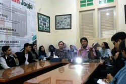 Mahasiswa UNY Penasaran Ada Pihak yang Menghalangi Wartawan Mendapatkan Berita