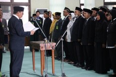 26 Pejabat Ramai-Ramai Diambil Sumpah Jabatan