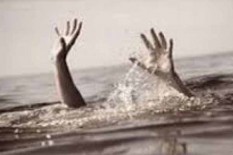 Diduga Epilepsi Kambuh, Pedagang Asongan Jatuh di Dermaga dan Belum Ditemukan