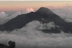 BPPTKG: Gunung Merapi Luncurkan Guguran Lava Pijar 