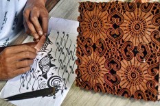 Pakai Batik Pria Juga Bisa Tetap Keren, Perhatikan Hal Ini