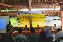 DPAD Gelar Bedah Buku Manajemen Pemasaran Pariwisata di Panjangrejo