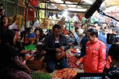  Jokowi Minta Relawannya "Door to Door" Jelaskan Hoaks yang Beredar