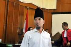 "Hadapi dengan Senyuman" untuk Ahmad Dhani Dilarang, BPN: Santai Bos!