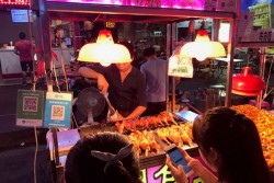 Anda Keracunan Makanan di Tempat Piknik, Ini yang Harus Anda Lakukan