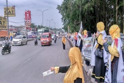 Emak-Emak PKS Gelar Aksi Dekat Lokasi Apel Kebangsaan di Semarang