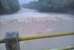 Hujan Seharian, Warga Wates Bersiap Hadapi Banjir