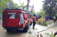 Sungai Serang Meluap, Ratusan Rumah Terendam, Sebuah Tanggul Jebol