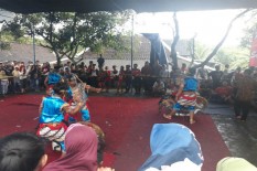Dusun Nglegi Gelar Jatilan dan Hadrah