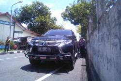 Dongkrak Mobil yang Bannya Kempes, Pembudi Daya Kroto Kehilangan Uang Rp505 Juta 