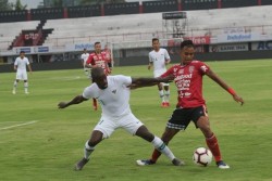Simon McMenemy: Pertahanan Timnas Indonesia Belum Solid