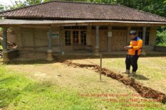 Tanah Retak, Warga Dlepih Wonogiri Terpaksa Mengungsi